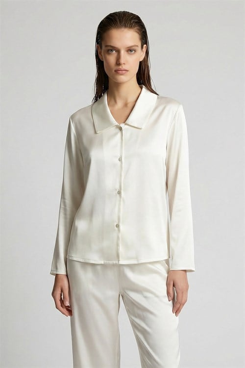 Elyra Длинный пижамный комплект из поплина в полоску кремового цвета.