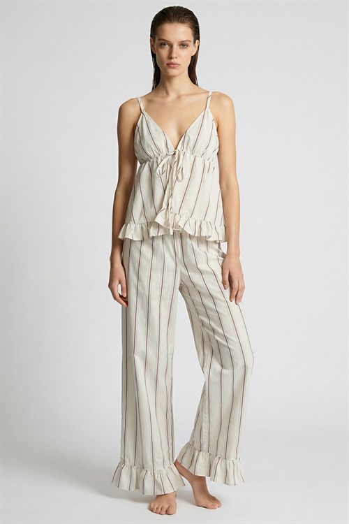 Elyra  Длинный пижамный комплект из поплина без рукавов в полоску кремового цвета.
