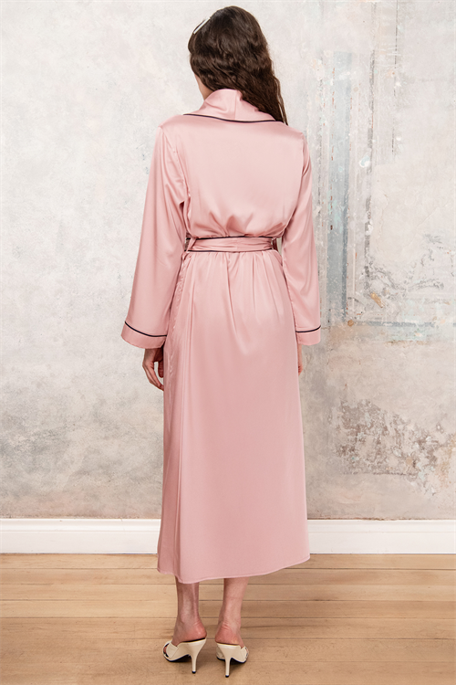Длинный атласный халат/кимоно розового цвета с отделкой кантом от Francesca Rose