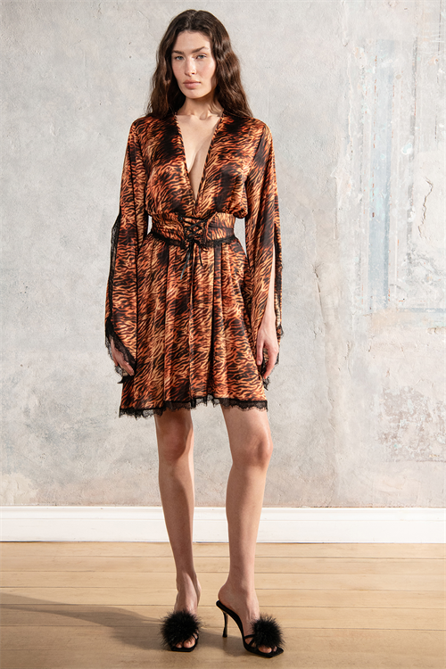 Lioran Короткий атласный халат/кимоно с кружевной отделкой с узором.