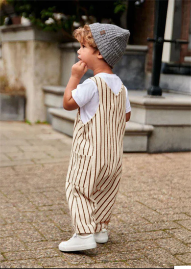 Beyaz Tshirt lü Çizgili Salopet Takım  