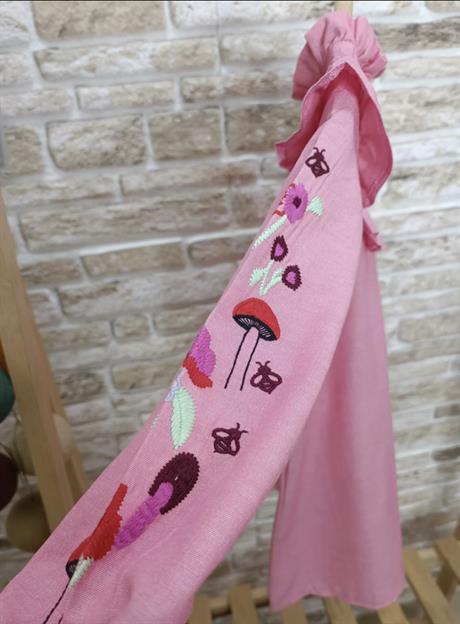 Kolları Nakış Detaylı Pembe Elbise