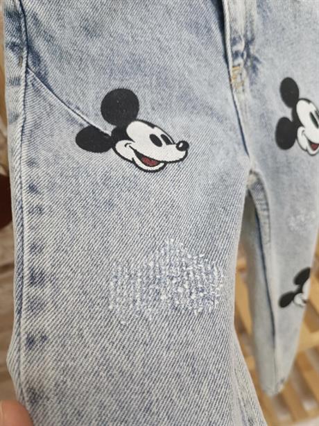 Mickey Mouse Detaylı Jean Pantolon