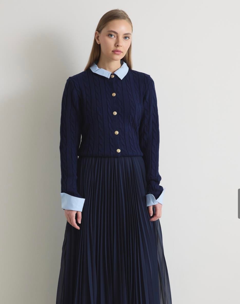 Gömlekli lacivert hırka