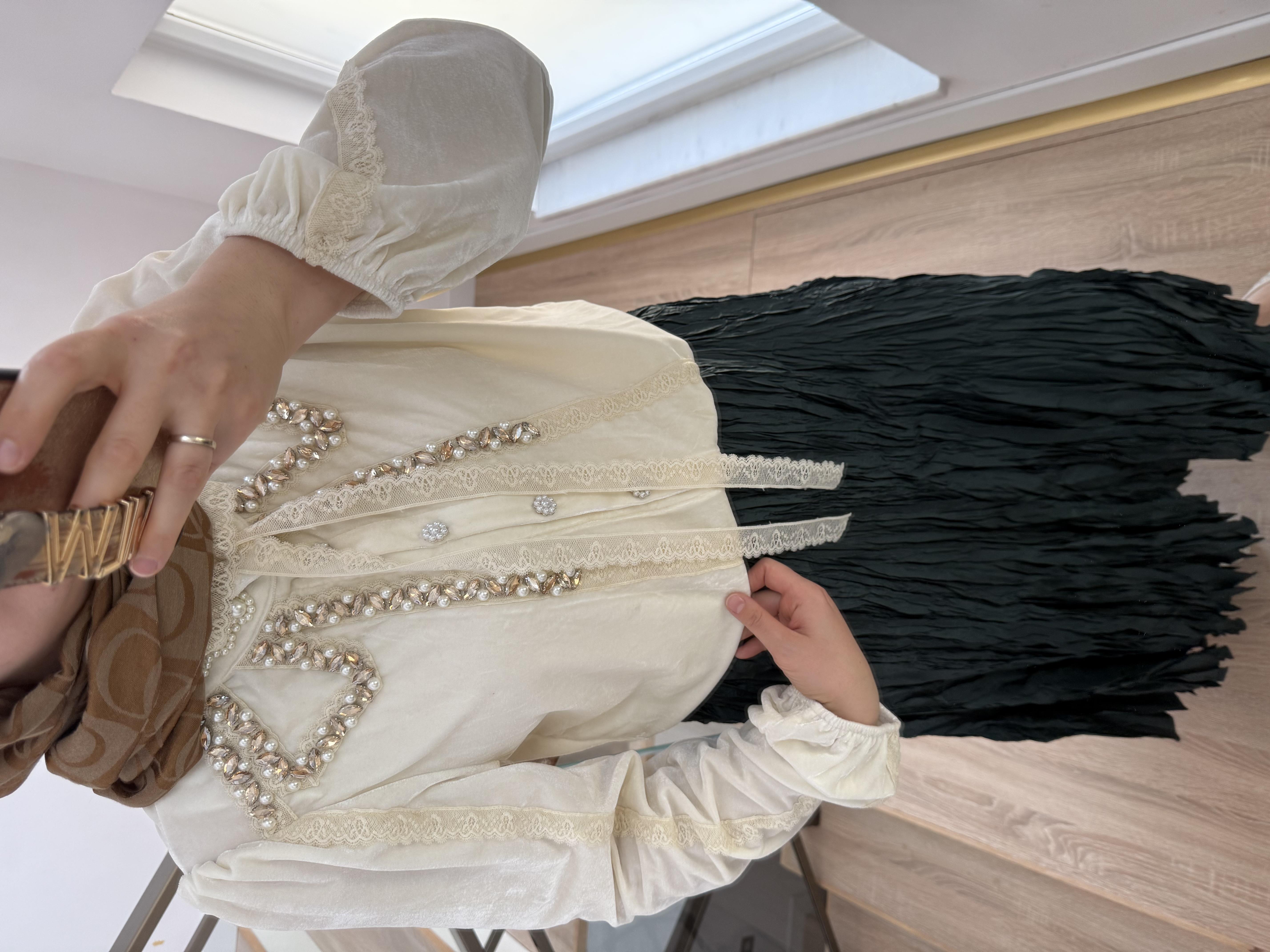 İncili Kadife Gömlek