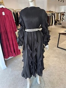 Kolları Fırfırlı Elbise
