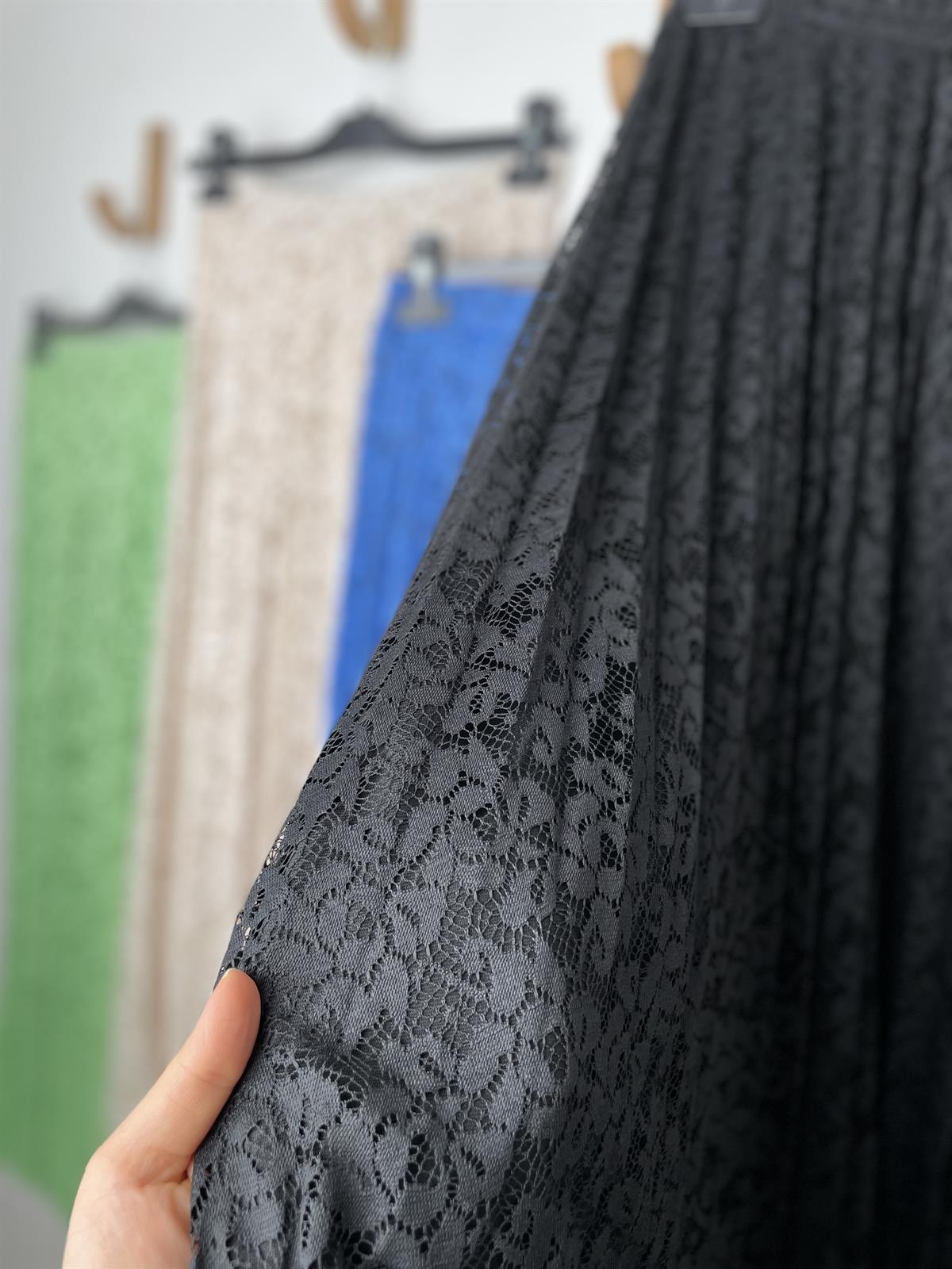 Güpürlü etek siyah 