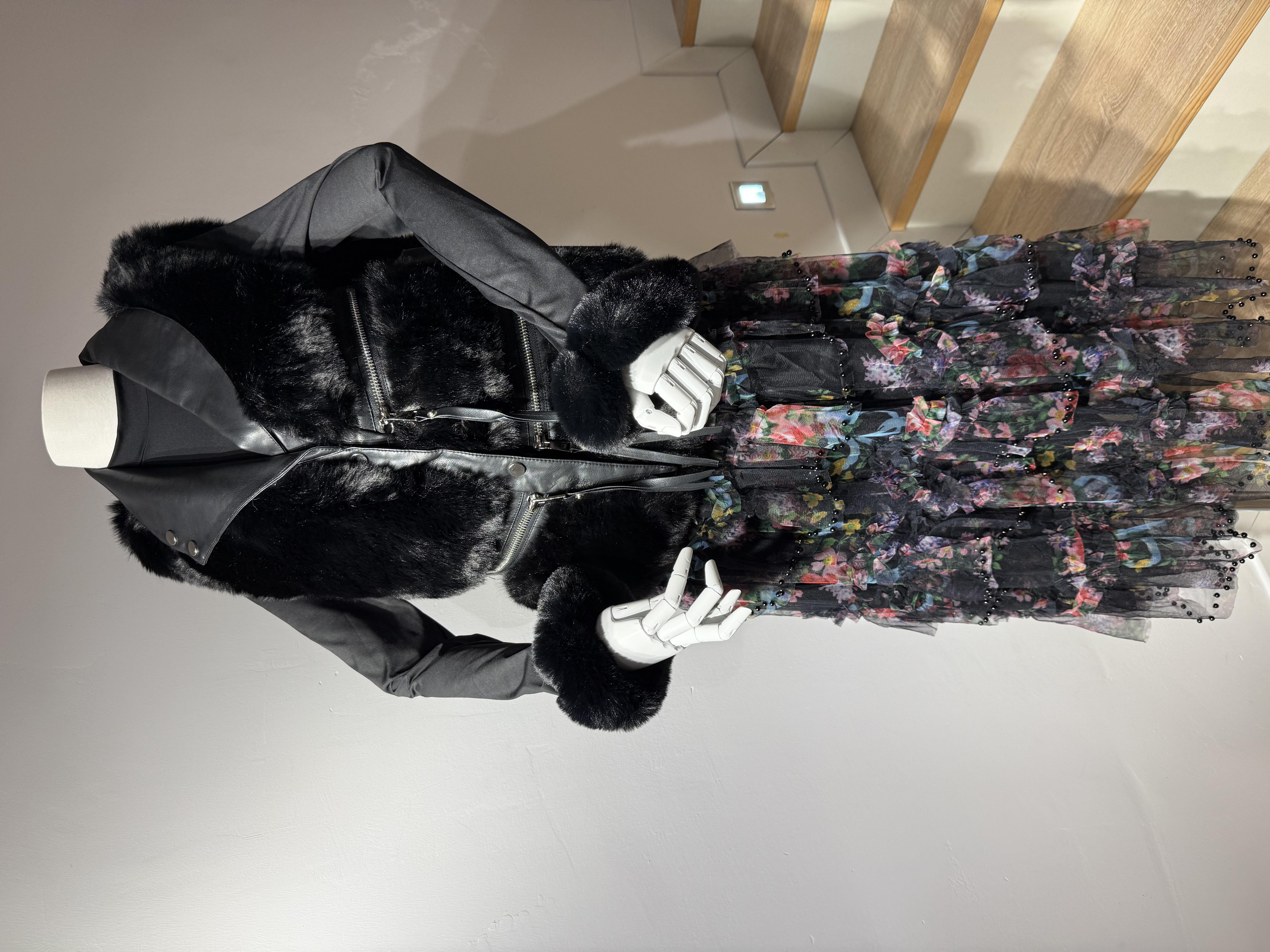 Siyah Kürklü Yelek