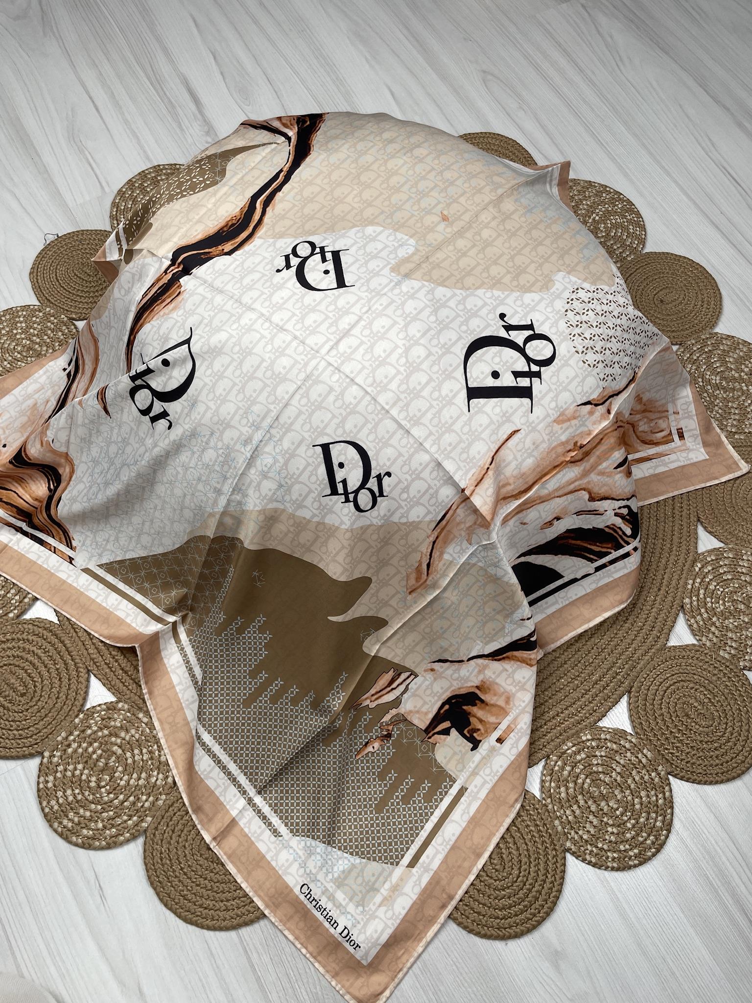 Twil eşarp yavruağzı