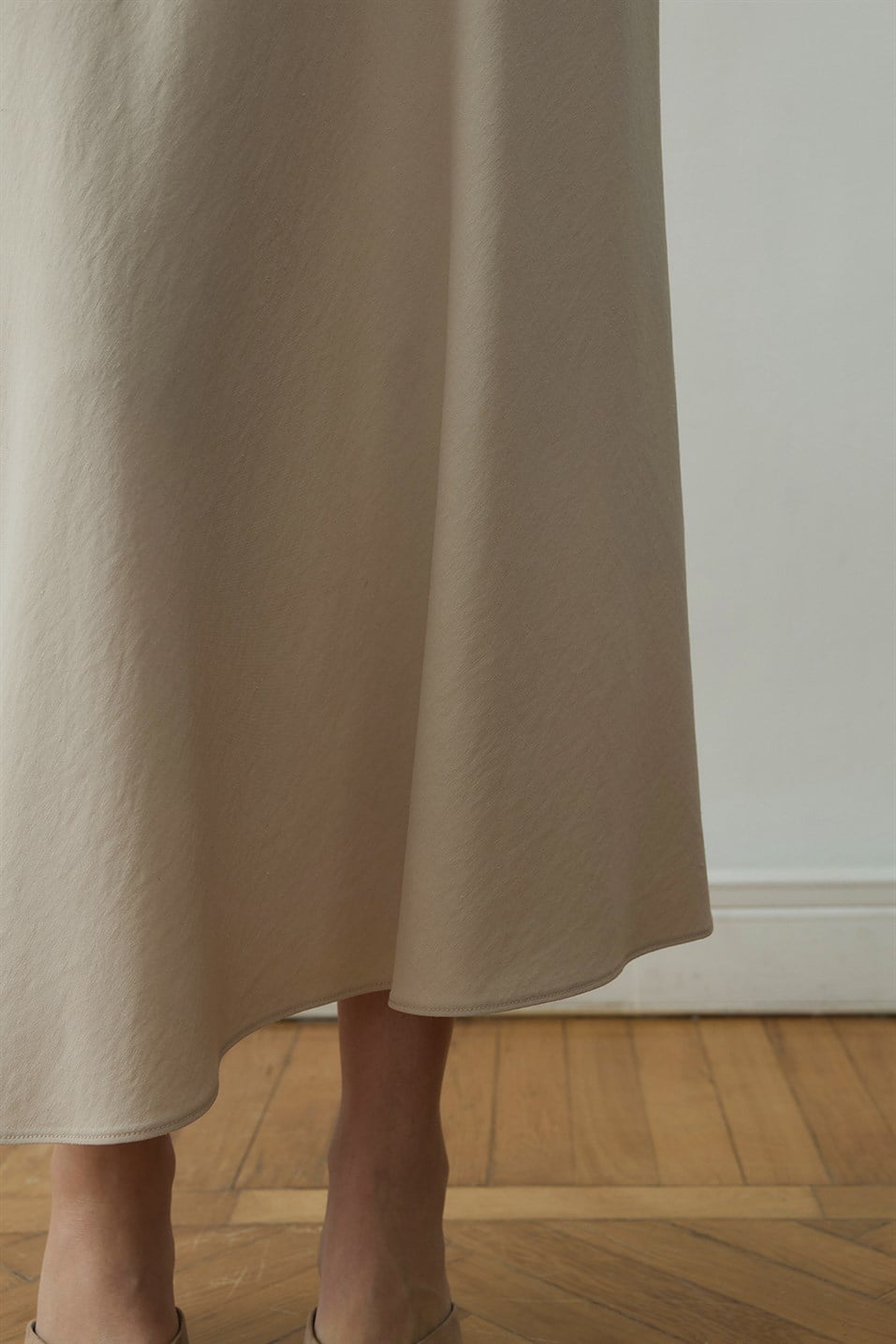 Bej Leda Beli Lastikli Midi Etek