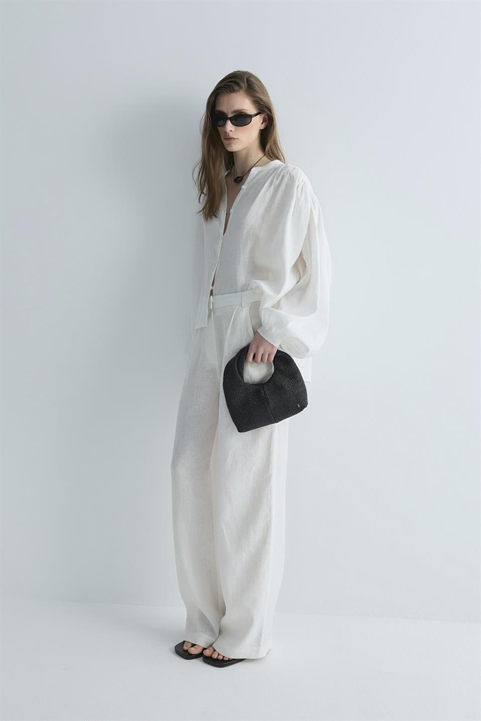 Beyaz %100 Keten Nour Büzgülü Gömlek