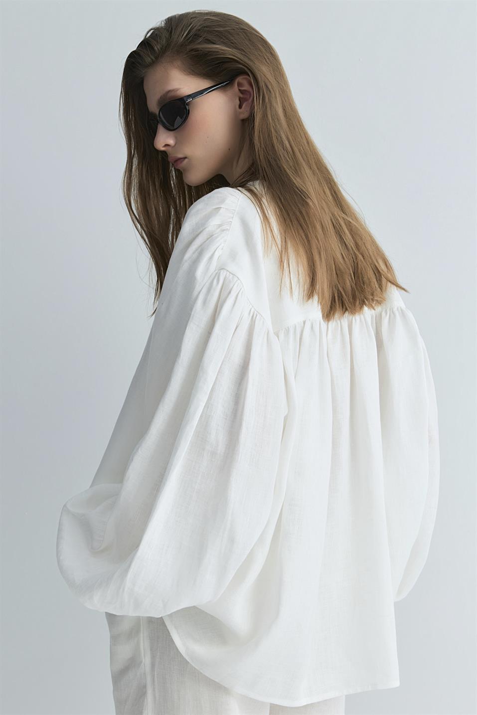 Beyaz %100 Keten Nour Büzgülü Gömlek