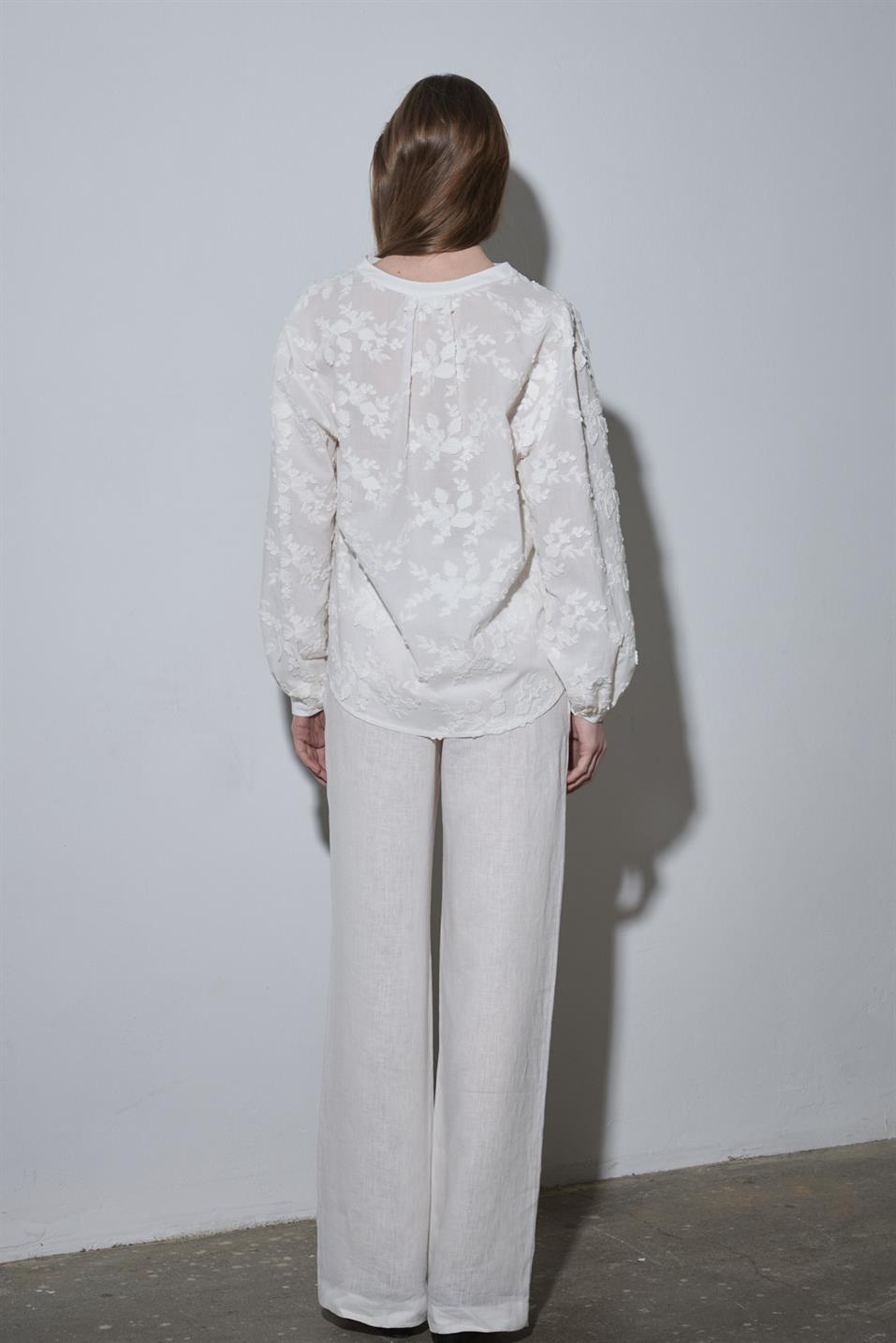 Beyaz Lilian Çiçekli Vual Gömlek