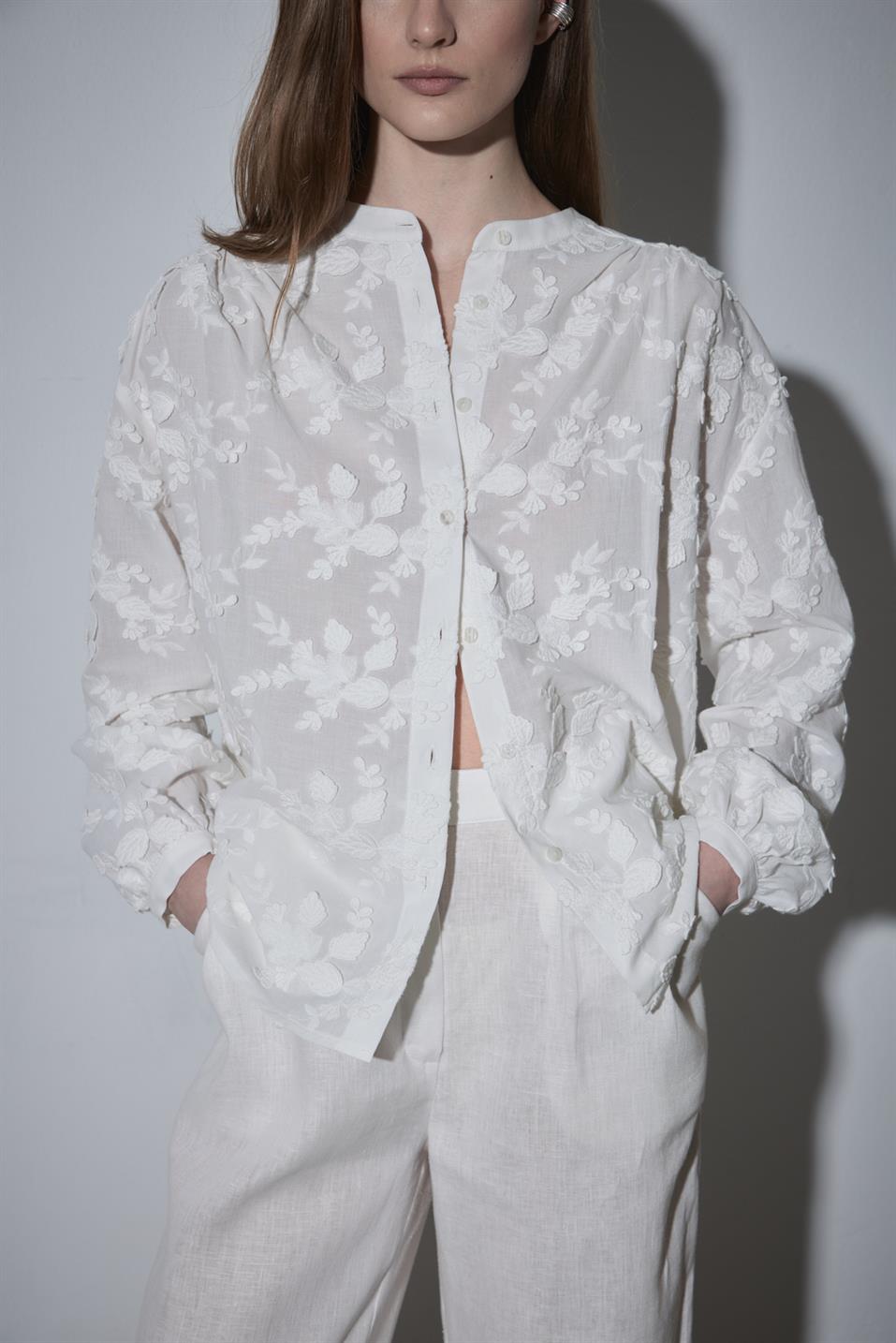 Beyaz Lilian Çiçekli Vual Gömlek