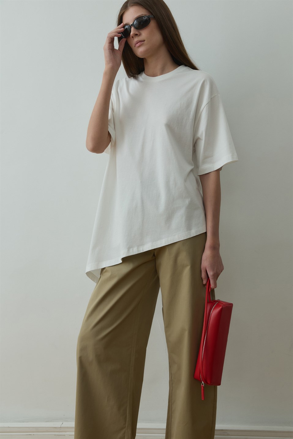 Ekru Asimetrik Oversize Tişört