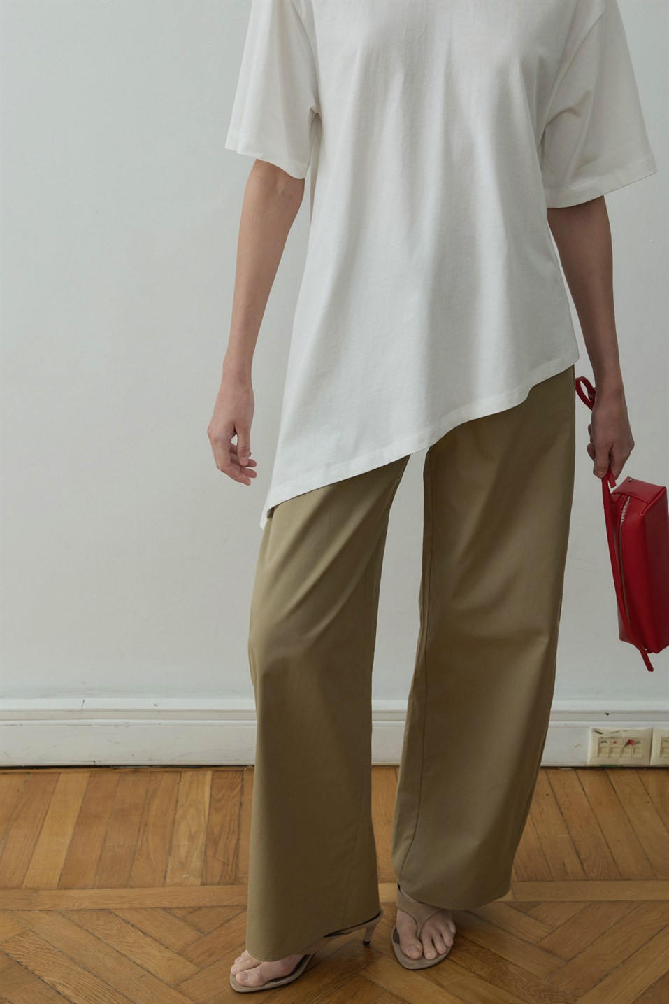 Ekru Asimetrik Oversize Tişört