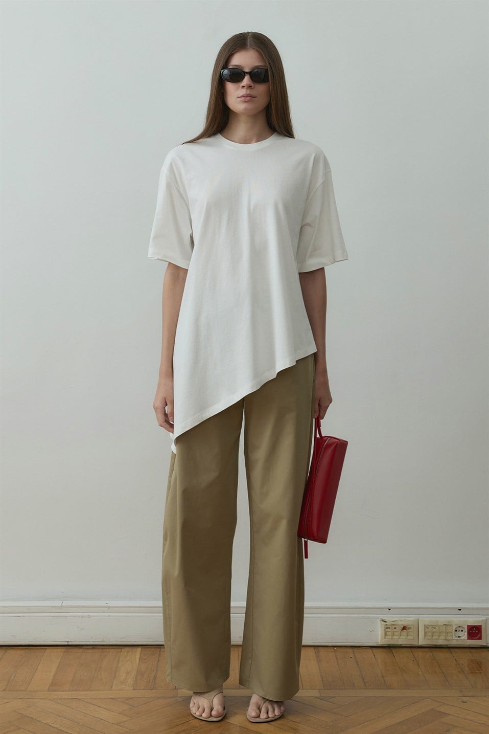 Ekru Asimetrik Oversize Tişört