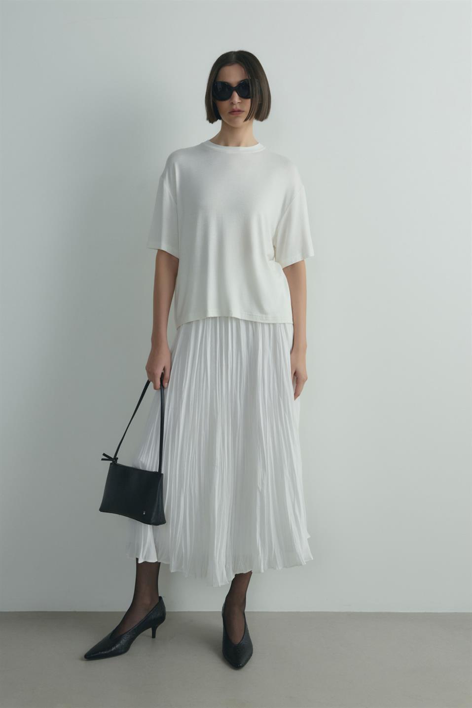 Ekru Atlas Basic Tişört