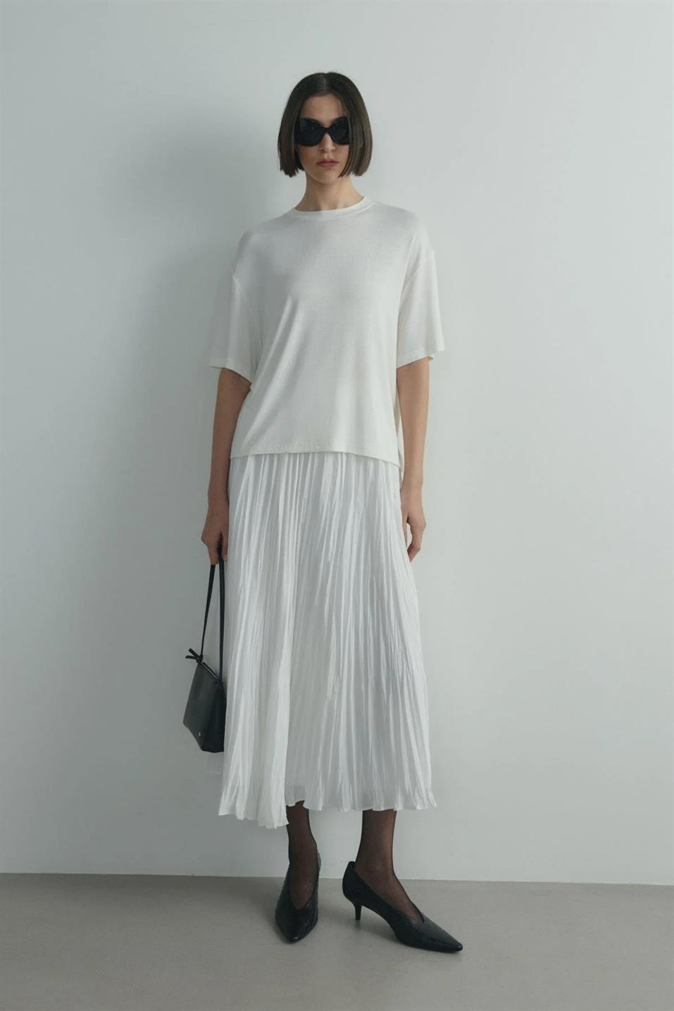 Ekru Atlas Basic Tişört