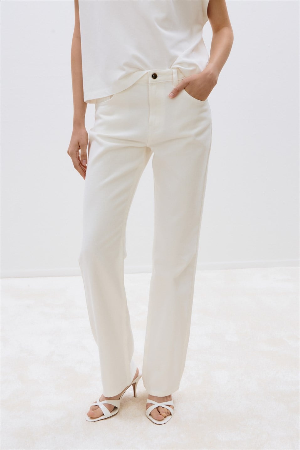 Effortless Straight Jean