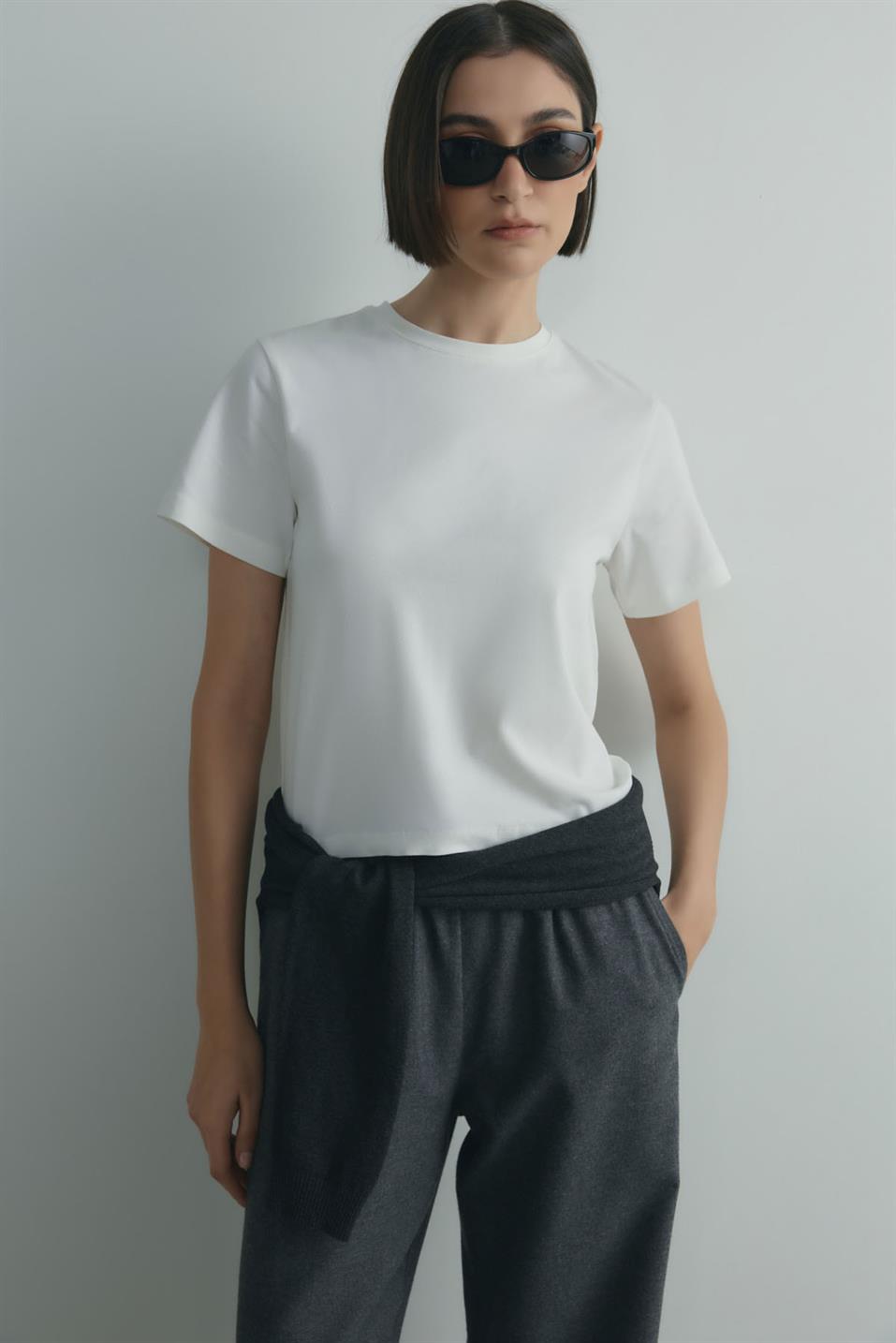 Ekru Pamuklu Basic Tişört