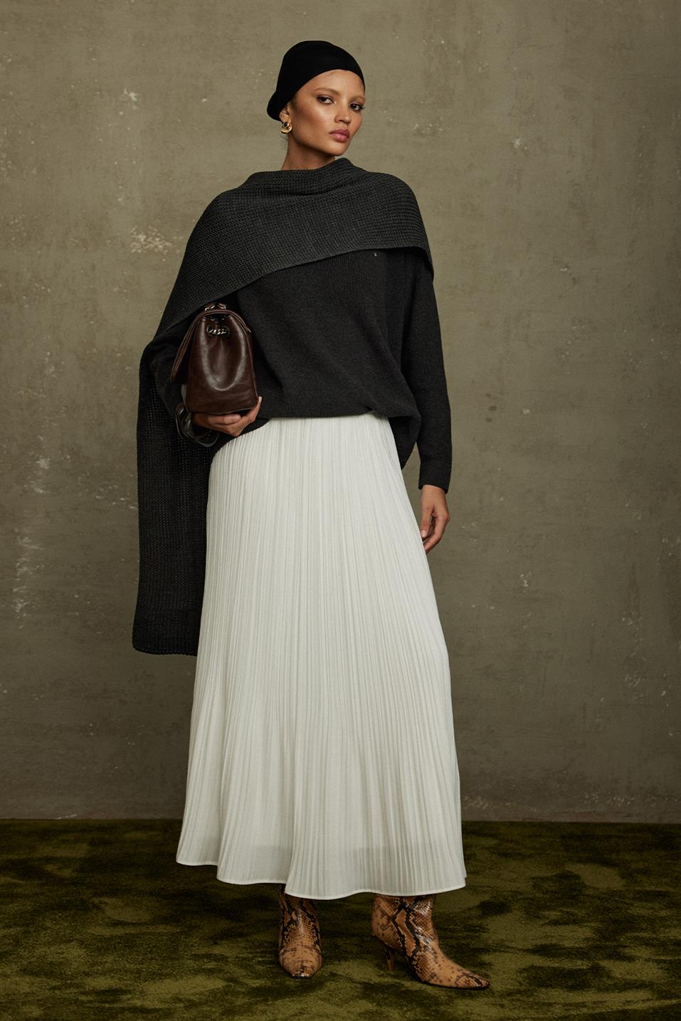 Plain Knitted Knitwear Scarf