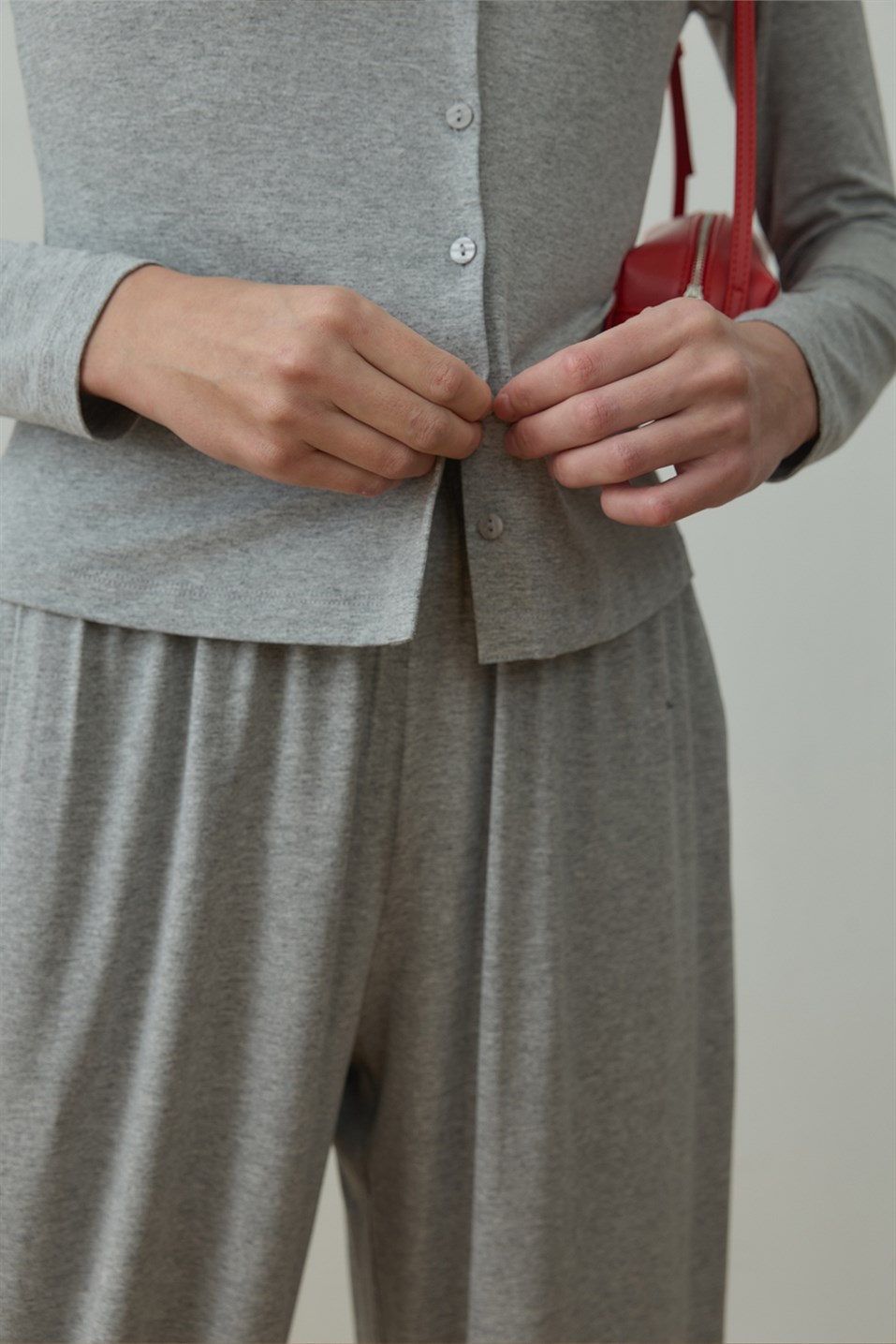 Gri Cosie Düğmeli Hırka