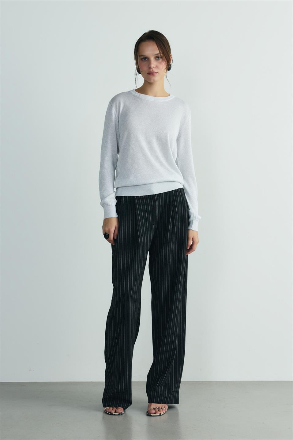  Lidia Shimmery Knit Swaeter