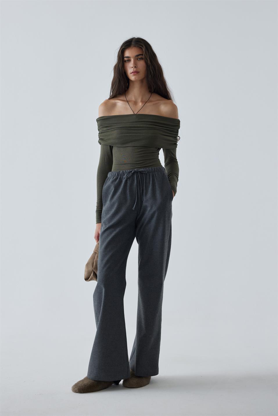 Haki Lilly Omzu Açık Bluz