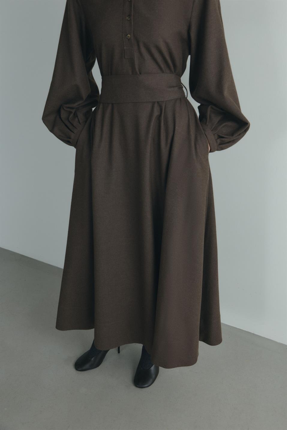 Kahverengi Kaia Düğmeli Maxi Elbise