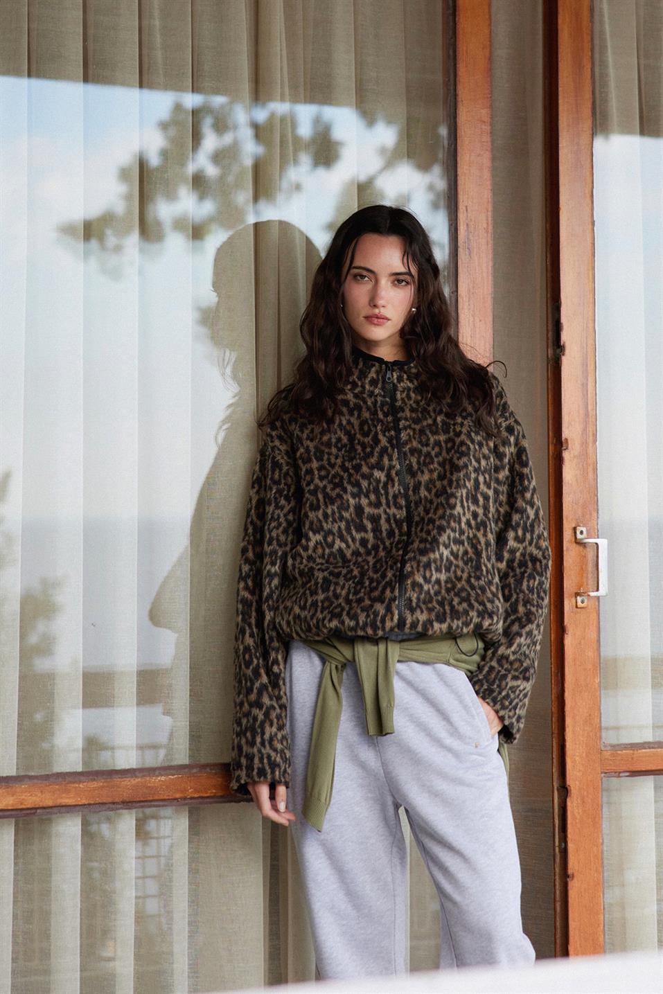 Leo Oversize Zip-up Jacket