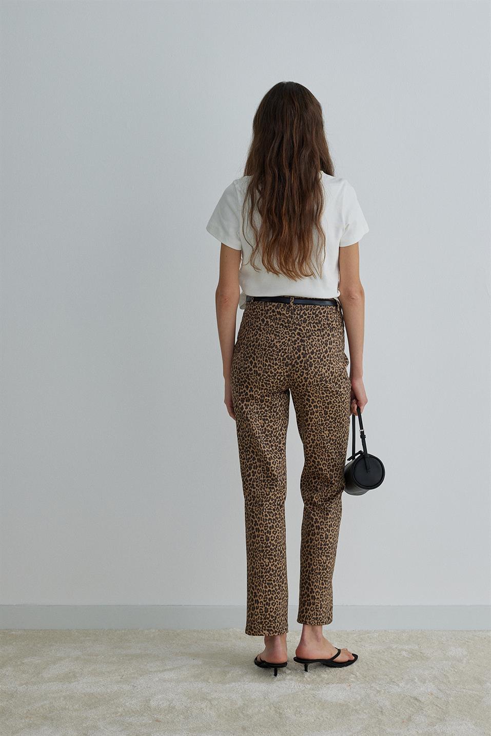 Leopard Print Cropped Trousers