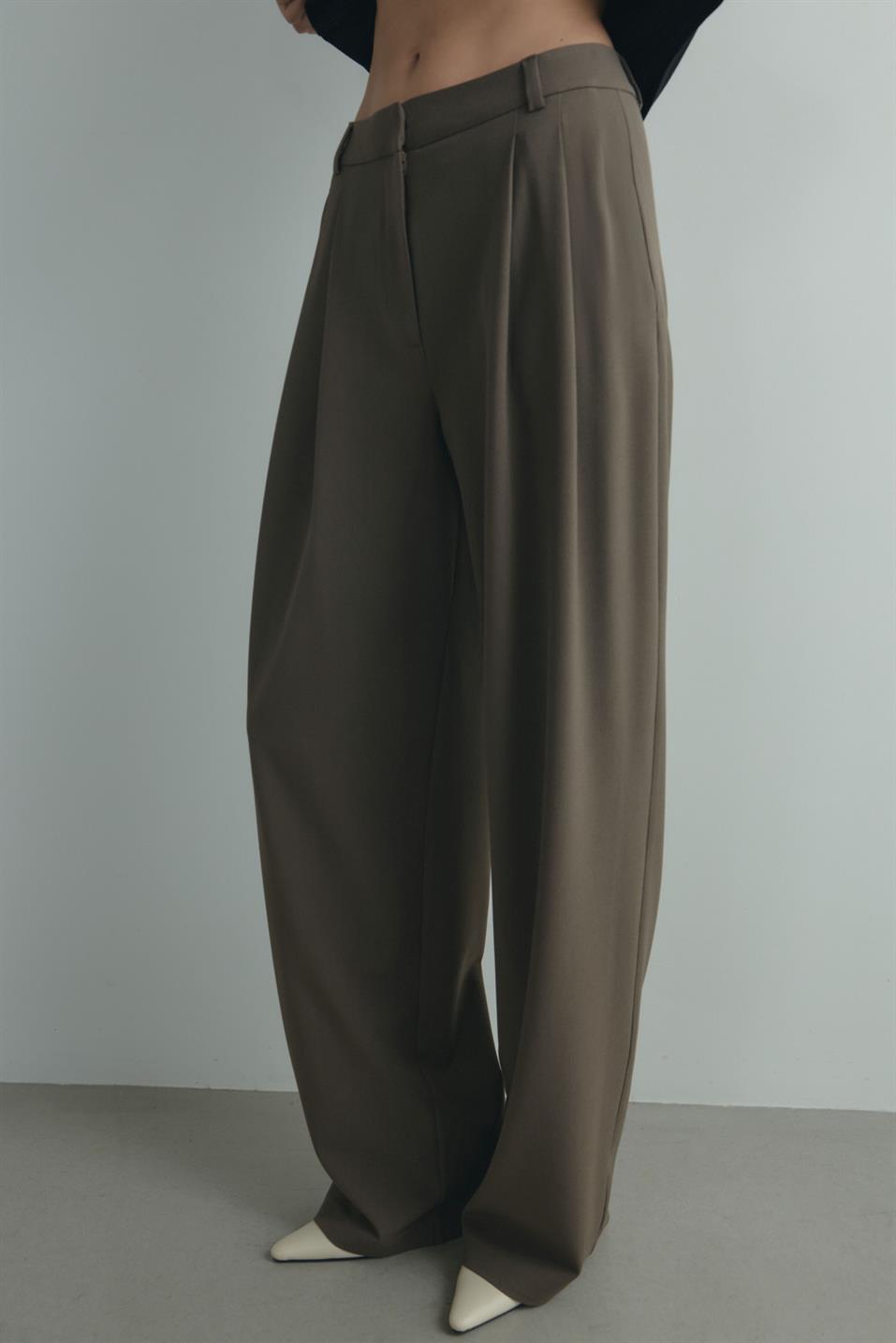 Lina Pleated Trousers