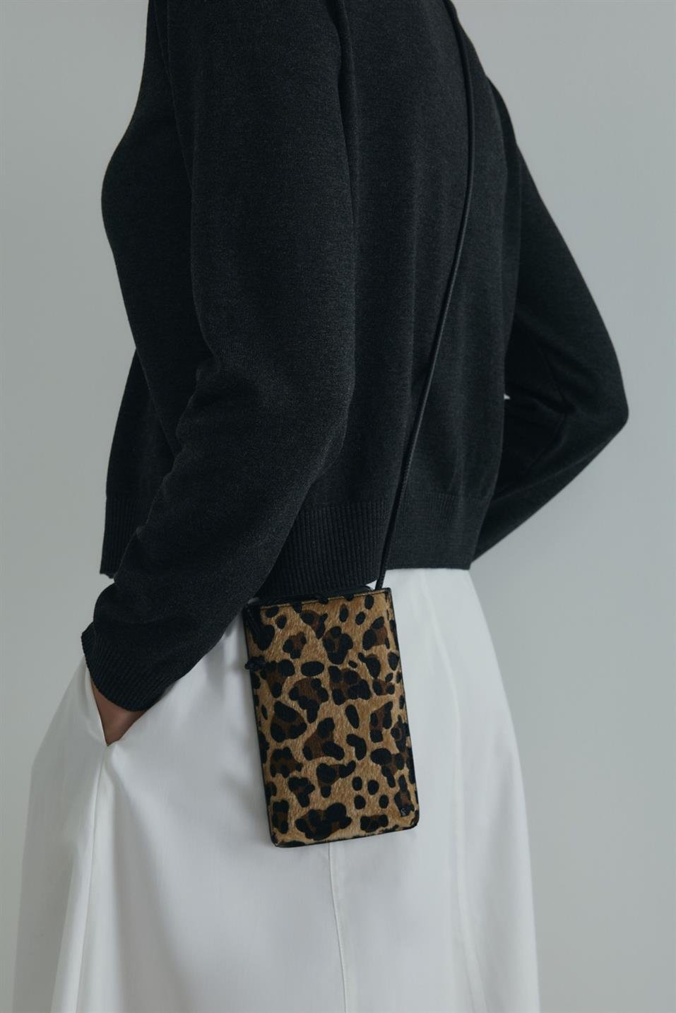 Mia Leopard Phone Bag