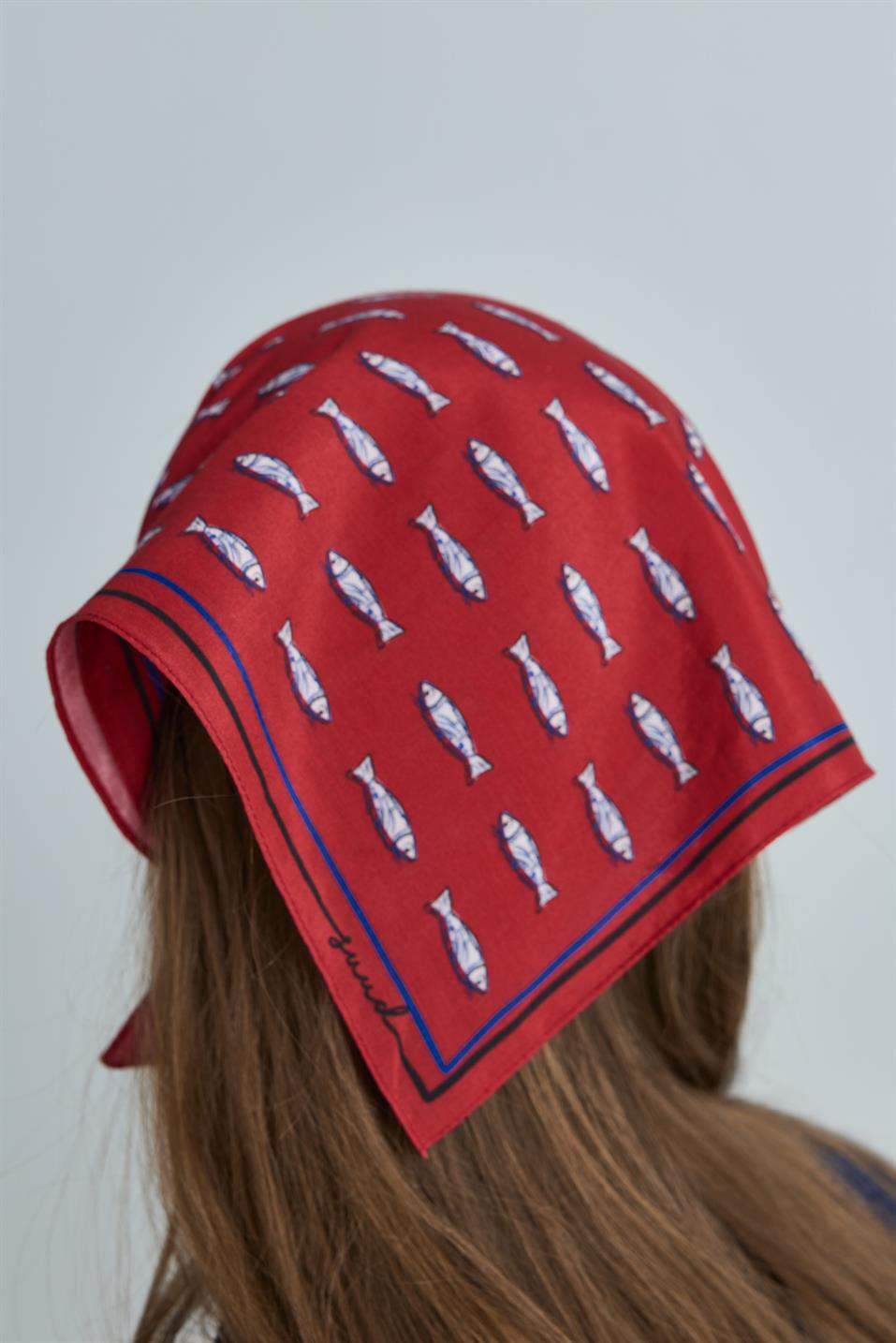 Kırmızı Balu Desenli Fular