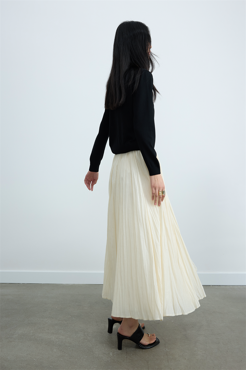 Rose Pleated Skirt