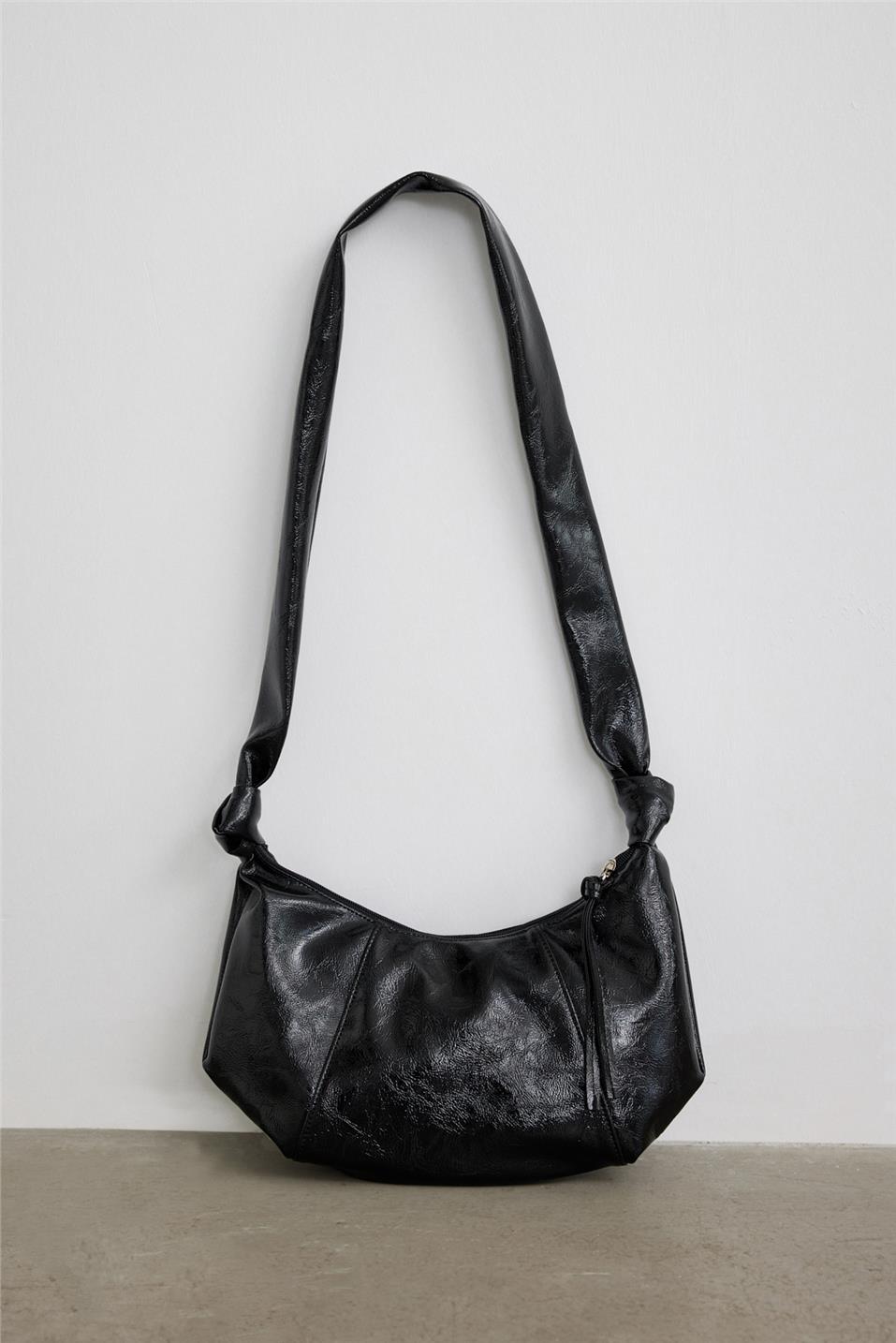 Black Mussel Bag
