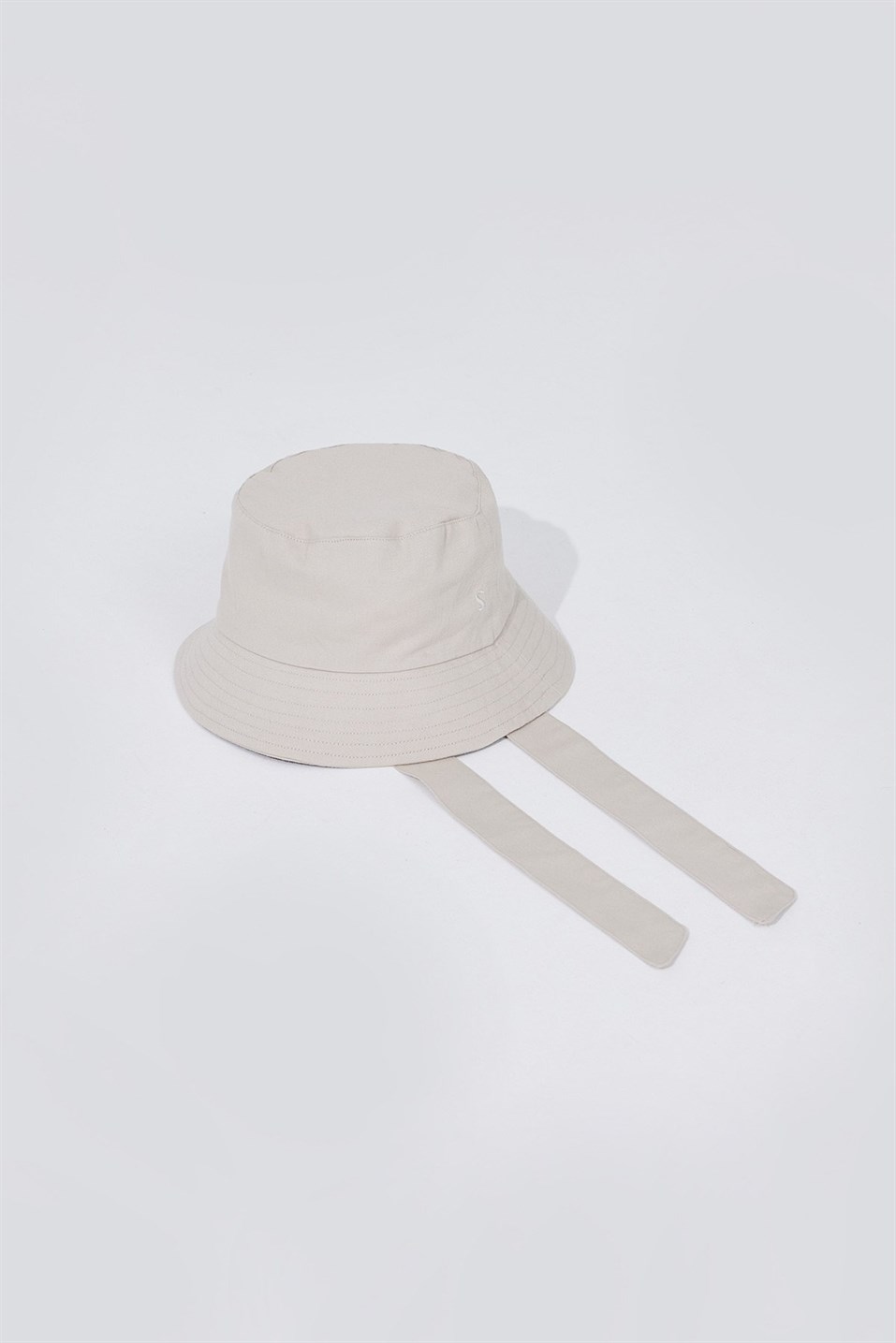 Beiege Embroidered Bucket Hat