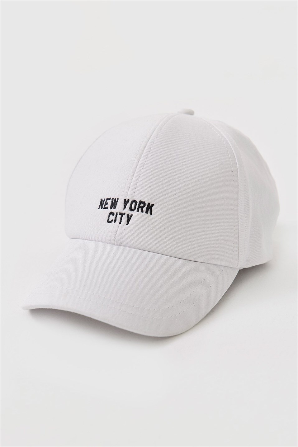 Beyaz New York City Nakışlı Şapka