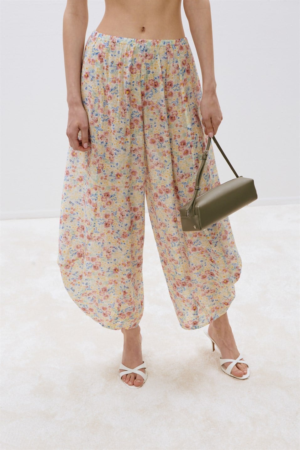 Renkli Peony Desenli̇ Şalvar Pantolon