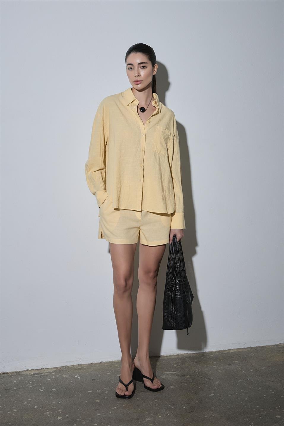 Zoe Basic Linen Shorts