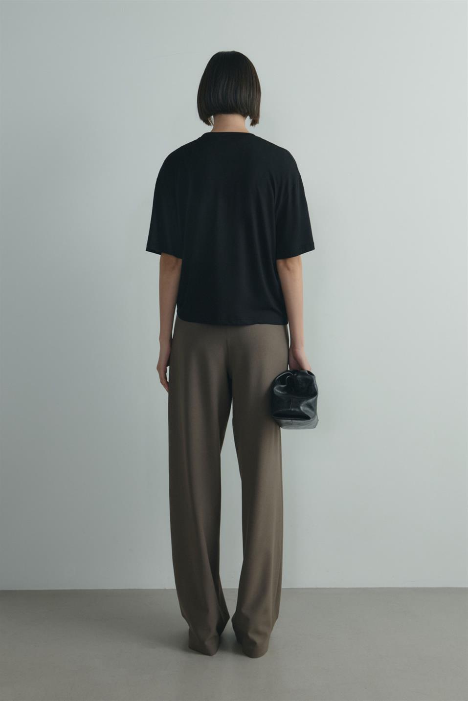 Siyah Atlas Basic Tişört