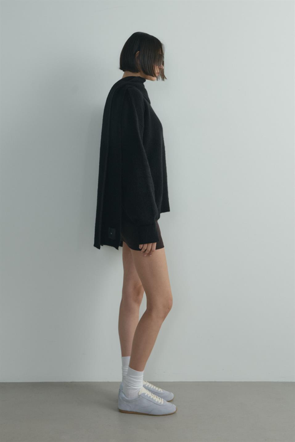 Siyah Bella Oversize Kazak