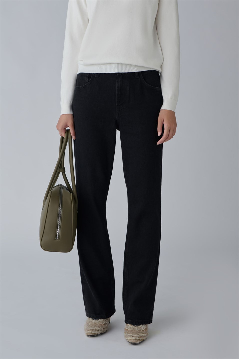 Siyah Effortless Straight Jean