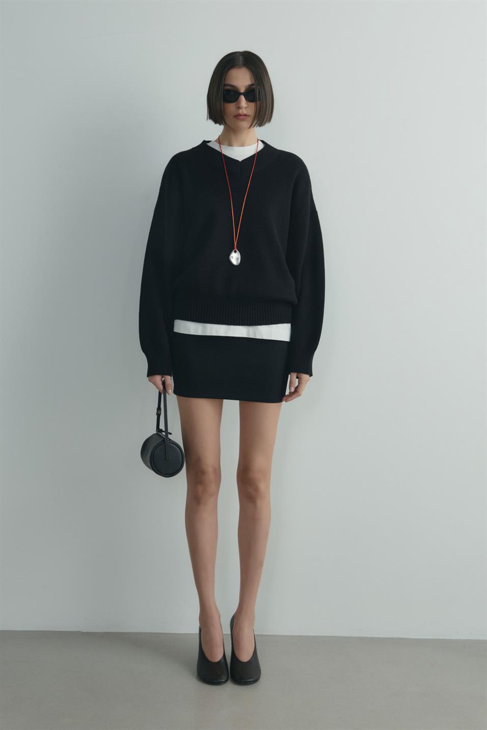 Siyah Fade V Yaka Kazak