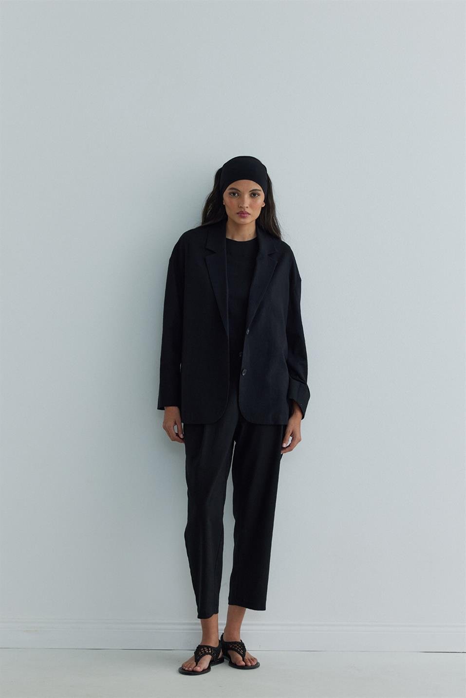 Siyah Isla Pile Detaylı Keten Pantolon