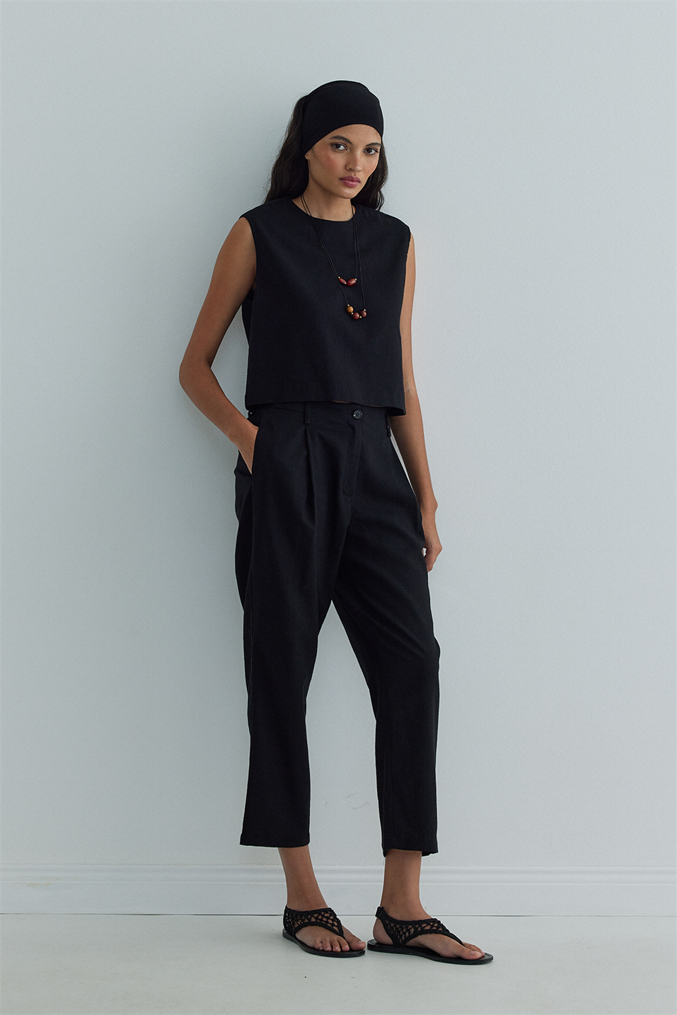 Siyah Isla Pile Detaylı Keten Pantolon