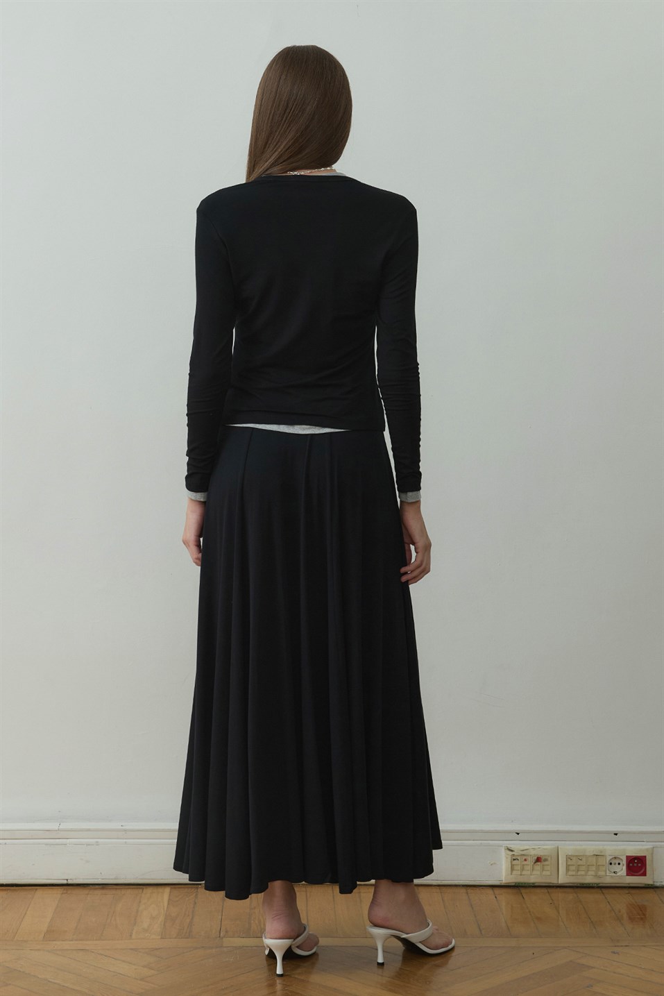 Siyah Kate Dökümlü Uzun Etek