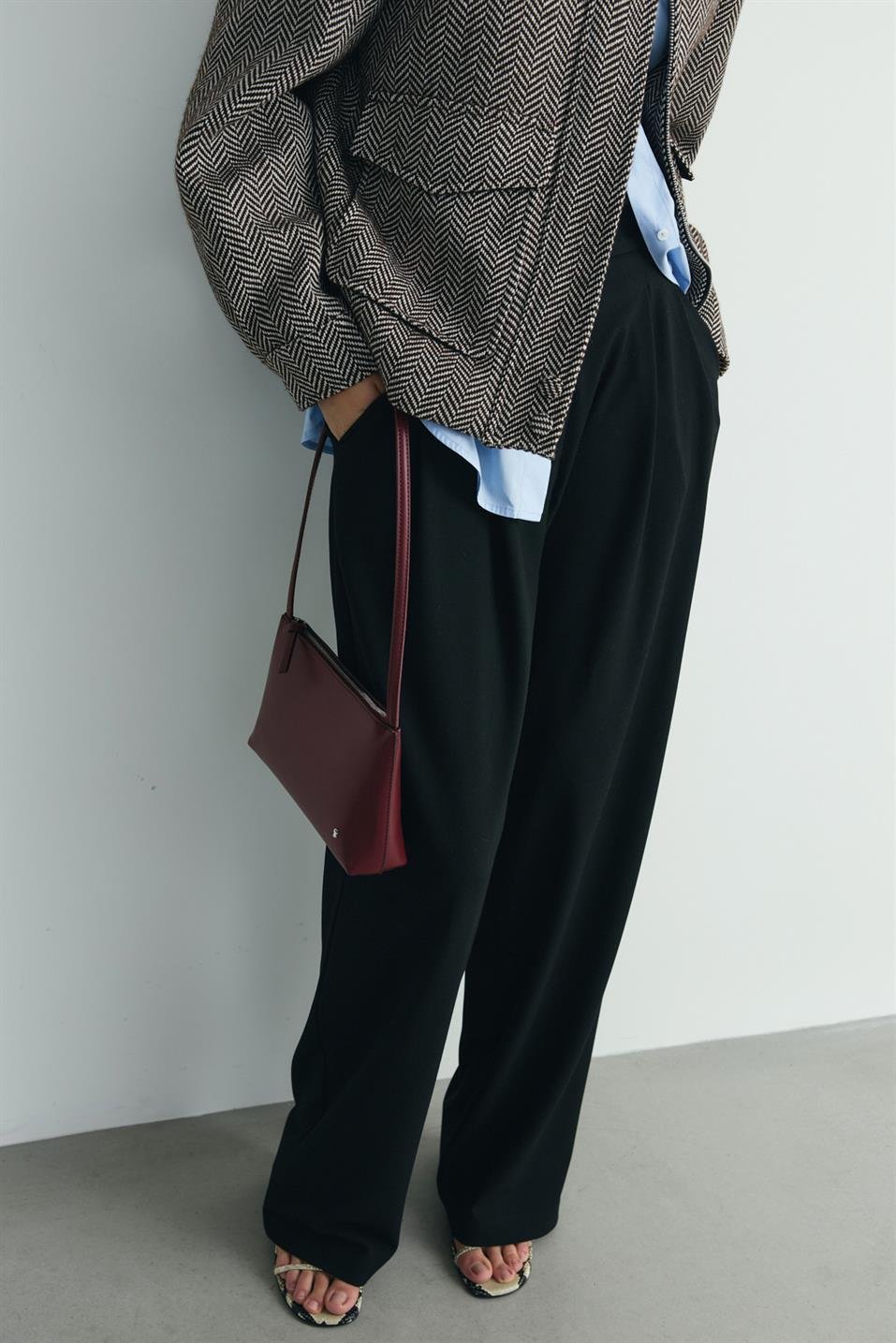 Siyah Lina Pileli Pantolon