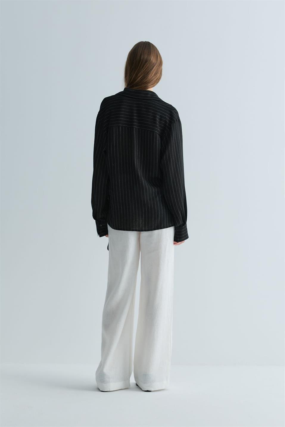 Siyah Lino Bağlamalı Keten Gömlek